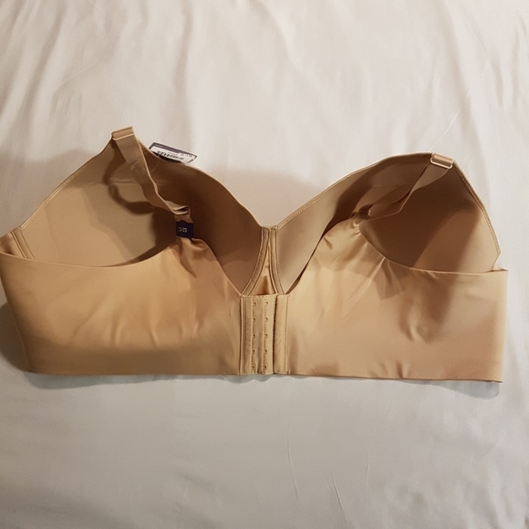 Catherines women's 52C no-wire t-shirt bra - Picture 2 of 7